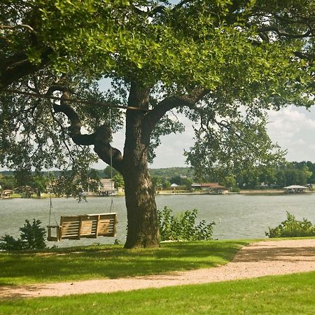 Inn On Lake Granbury Δωμάτιο φωτογραφία