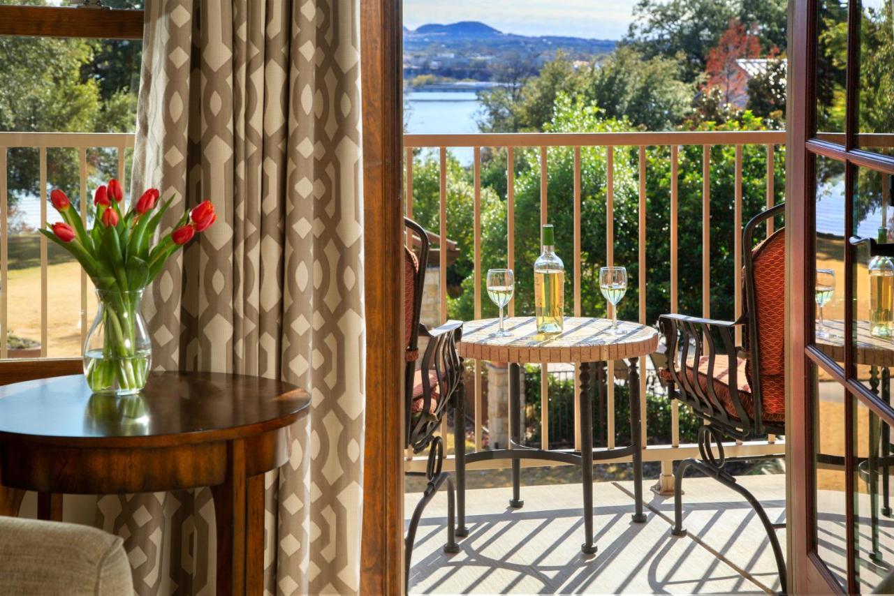 Inn On Lake Granbury Εξωτερικό φωτογραφία