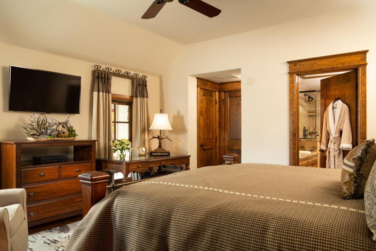 Inn On Lake Granbury Εξωτερικό φωτογραφία