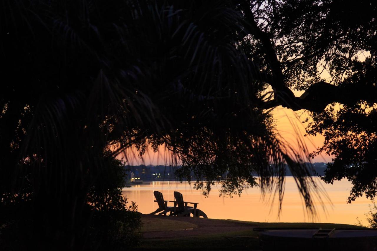 Inn On Lake Granbury Εξωτερικό φωτογραφία