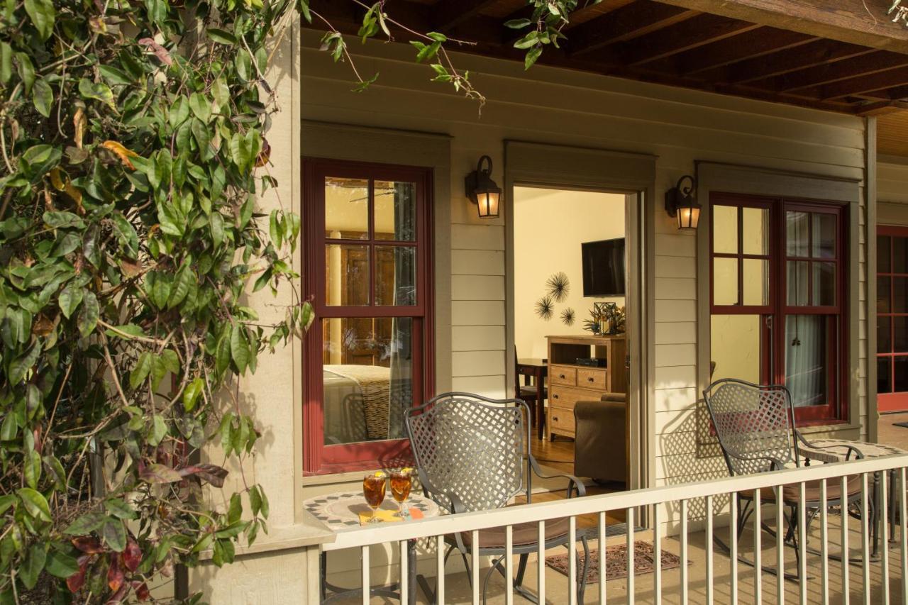 Inn On Lake Granbury Εξωτερικό φωτογραφία