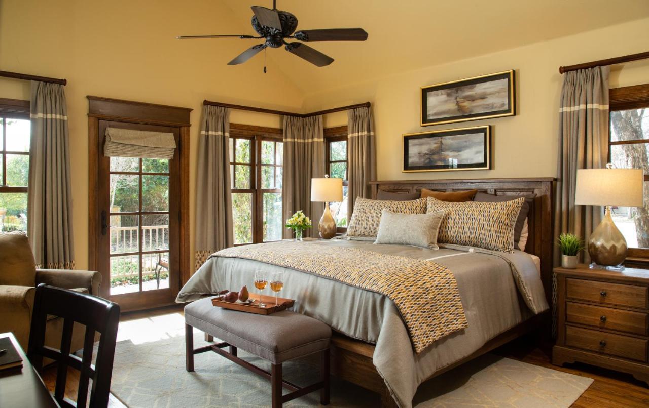 Inn On Lake Granbury Εξωτερικό φωτογραφία