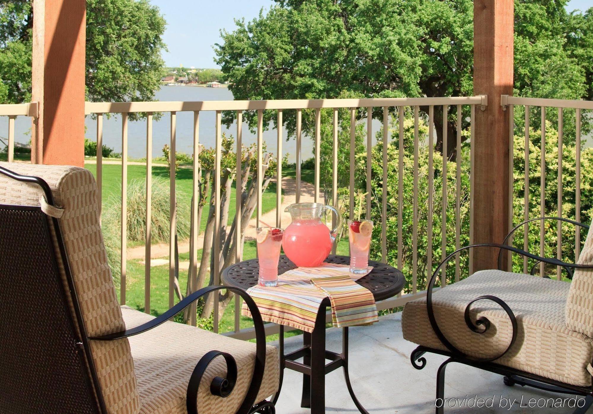 Inn On Lake Granbury Εξωτερικό φωτογραφία
